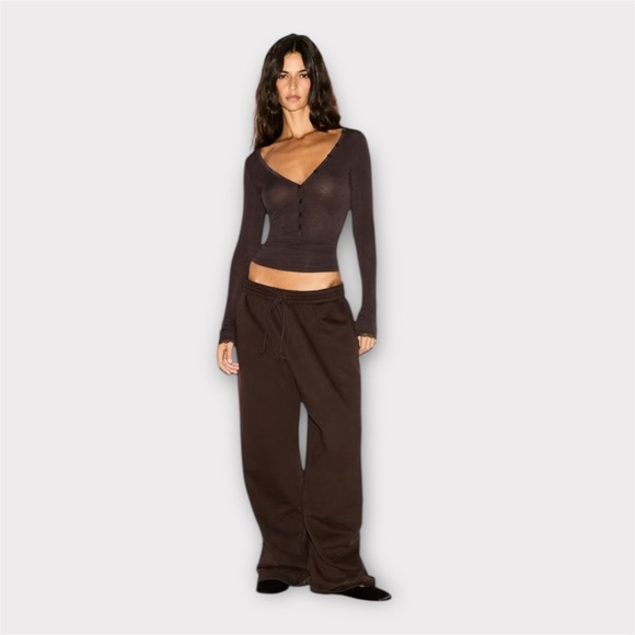 SKIMS Pants - SKIMS Boyfriend Fleece Baggy Sweatpant in Espresso Size Small